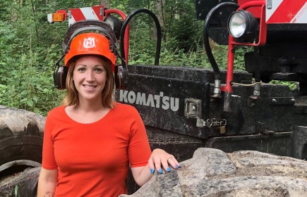 Amanda Crisinel-Ruch, eine der wenigen Försterinnen in der Schweiz, begeisterte sich schon als Kind für den Wald